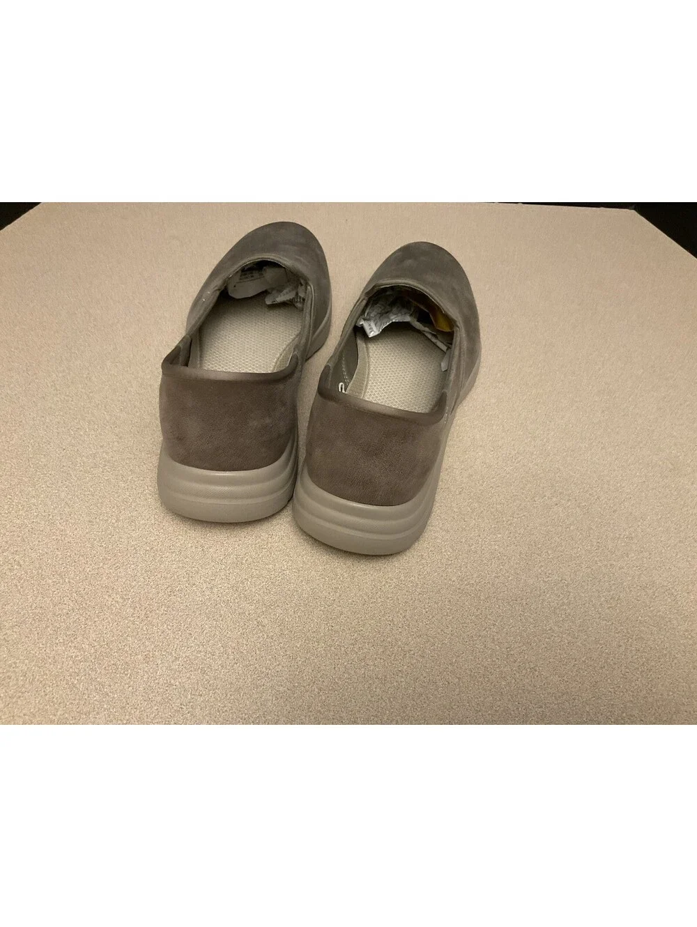 New! Womens Skechers Slip Ins On The Go Flex Captivating Walking Shoes. Size 9.5